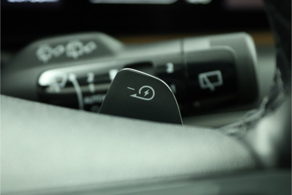 Kia EV9 GT-Line AWD 99.8 kWh - SOH 98,9% Apple Carplay/Android Auto - Cruise Control - Dodehoekdetectie - Elektrische Glazen Schuif-/Kanteldak - Navigatie - Stoel/Stuur Verwarming - Fabrieksgarantie tot 10-2031