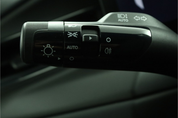Kia EV9 GT-Line AWD 99.8 kWh - SOH 98,9% Apple Carplay/Android Auto - Cruise Control - Dodehoekdetectie - Elektrische Glazen Schuif-/Kanteldak - Navigatie - Stoel/Stuur Verwarming - Fabrieksgarantie tot 10-2031