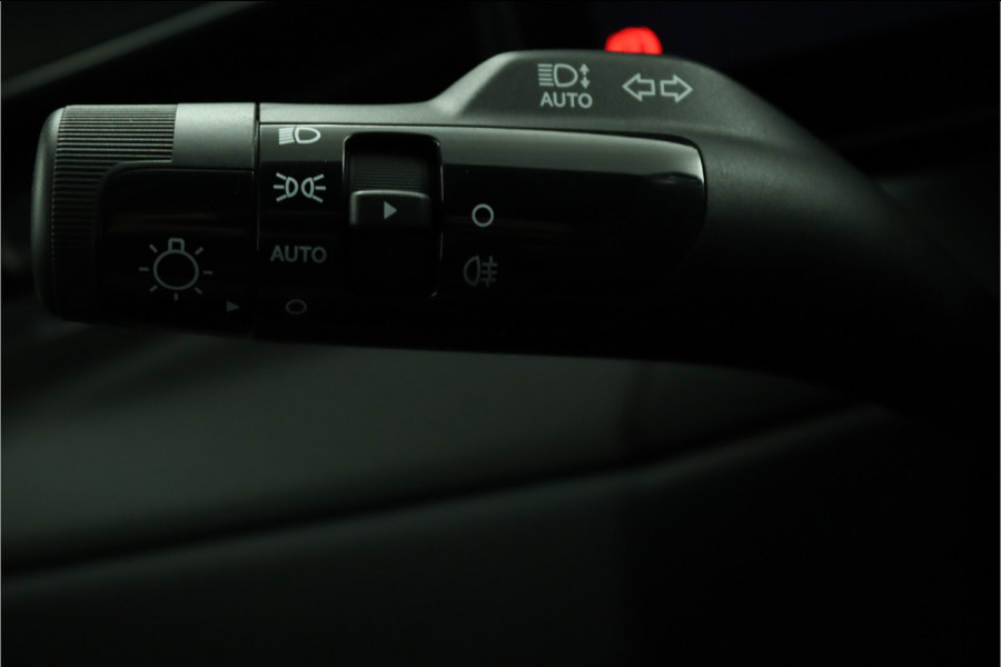 Kia EV9 GT-Line AWD 99.8 kWh - SOH 98,9% Apple Carplay/Android Auto - Cruise Control - Dodehoekdetectie - Elektrische Glazen Schuif-/Kanteldak - Navigatie - Stoel/Stuur Verwarming - Fabrieksgarantie tot 10-2031