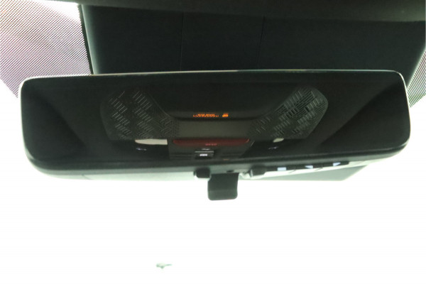 Kia EV9 GT-Line AWD 99.8 kWh - SOH 98,9% Apple Carplay/Android Auto - Cruise Control - Dodehoekdetectie - Elektrische Glazen Schuif-/Kanteldak - Navigatie - Stoel/Stuur Verwarming - Fabrieksgarantie tot 10-2031