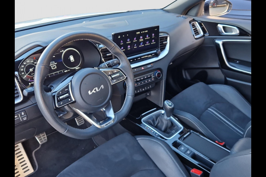 Kia Ceed Sportswagon 1.5 T-GDi GT-Line | Pano | Stoelverwarming | LED | Climate | Elek. Achterklep |