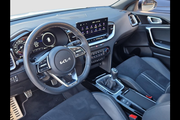 Kia Ceed Sportswagon 1.5 T-GDi GT-Line | Pano | Stoelverwarming | LED | Climate | Elek. Achterklep |