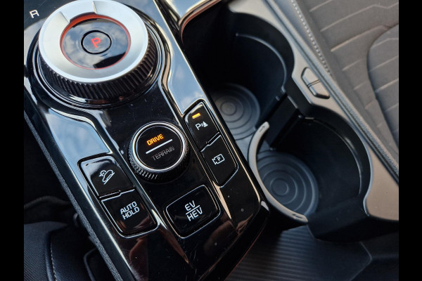 Kia Sportage 1.6 T-GDi Plug-in Hybrid AWD DynamicPlusLine | Pano | Dodehoek | LED | Stoelverwarming | Key-Less |