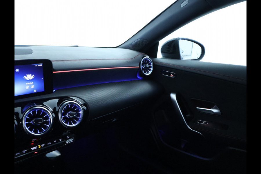 Mercedes-Benz CLA-Klasse 250 e AMG Plug-In Hybride AMG LIne | Night PAkket | 19 Inch AMG Velgen | Dodehoek Assist | Multibeam Koplampen | 11kW Laden. Inclusief 48 maanden MB Certified garantie voor Europa.