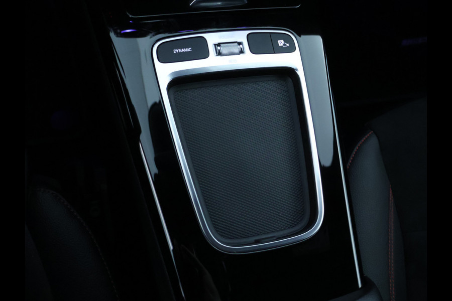 Mercedes-Benz CLA-Klasse 250 e AMG Plug-In Hybride AMG LIne | Night PAkket | 19 Inch AMG Velgen | Dodehoek Assist | Multibeam Koplampen | 11kW Laden. Inclusief 48 maanden MB Certified garantie voor Europa.