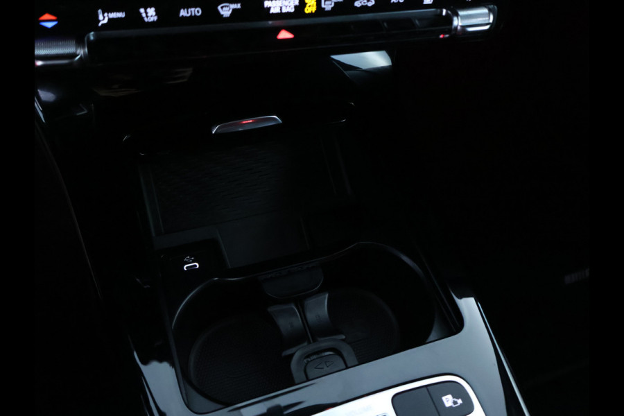 Mercedes-Benz CLA-Klasse 250 e AMG Plug-In Hybride AMG LIne | Night PAkket | 19 Inch AMG Velgen | Dodehoek Assist | Multibeam Koplampen | 11kW Laden. Inclusief 48 maanden MB Certified garantie voor Europa.