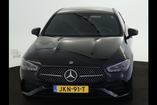 Mercedes-Benz CLA-Klasse 250 e AMG Plug-In Hybride AMG LIne | Night PAkket | 19 Inch AMG Velgen | Dodehoek Assist | Multibeam Koplampen | 11kW Laden. Inclusief 48 maanden MB Certified garantie voor Europa.