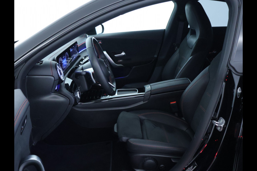 Mercedes-Benz CLA-Klasse 250 e AMG Plug-In Hybride AMG LIne | Night PAkket | 19 Inch AMG Velgen | Dodehoek Assist | Multibeam Koplampen | 11kW Laden. Inclusief 48 maanden MB Certified garantie voor Europa.