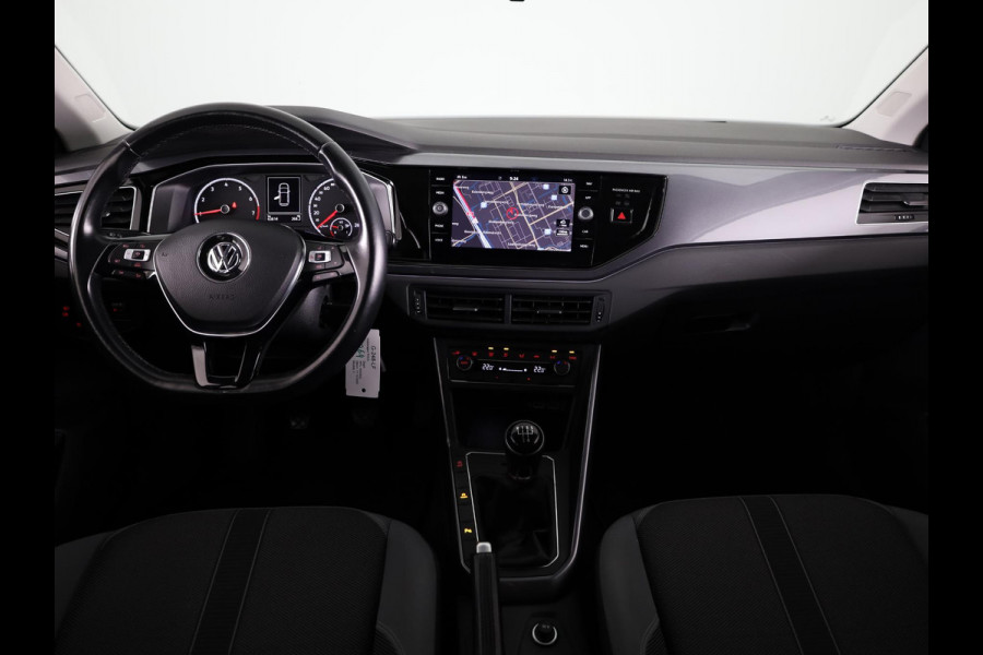Volkswagen Polo 1.0 TSI Highline 95 pk | Navigatie | Parkeersensoren | Adaptieve cruise control | Apple Carplay/Android Auto |