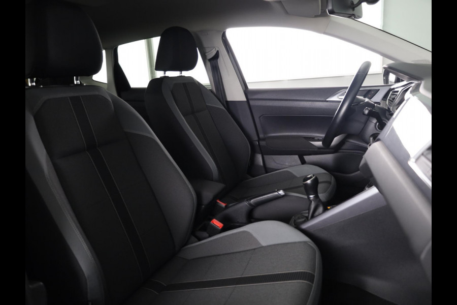 Volkswagen Polo 1.0 TSI Highline 95 pk | Navigatie | Parkeersensoren | Adaptieve cruise control | Apple Carplay/Android Auto |