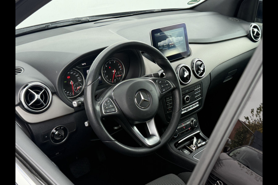 Mercedes-Benz B-Klasse 180 Lease Edition Plus | Trekhaak | Pano | Navi | Camera | PDC | LED