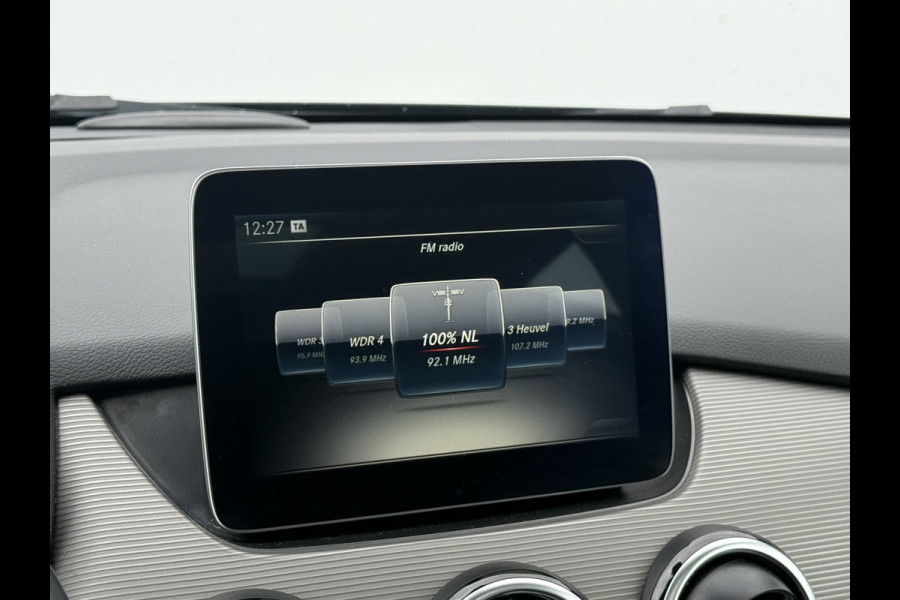 Mercedes-Benz B-Klasse 180 Lease Edition Plus | Trekhaak | Pano | Navi | Camera | PDC | LED