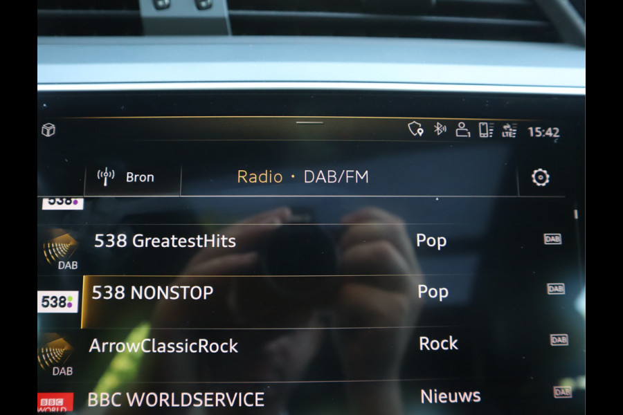 Audi e-tron 50 quattro Business edition Plus 71 kWh / Panoramadak / Sportstoelen / SOH 91%