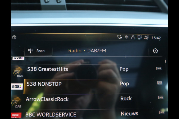 Audi e-tron 50 quattro Business edition Plus 71 kWh / Panoramadak / Sportstoelen / SOH 91%