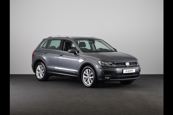 Volkswagen Tiguan 1.5 TSI ACT Highline Automaat (DSG) | Navigatie | Parkeersensoren | Stoelverwarming | Trekhaak |
