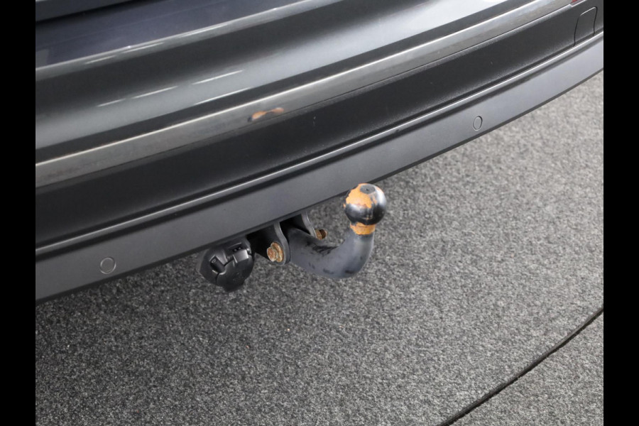 Volkswagen Tiguan 1.5 TSI ACT Highline Automaat (DSG) | Navigatie | Parkeersensoren | Stoelverwarming | Trekhaak |