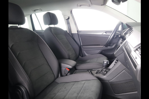 Volkswagen Tiguan 1.5 TSI ACT Highline Automaat (DSG) | Navigatie | Parkeersensoren | Stoelverwarming | Trekhaak |