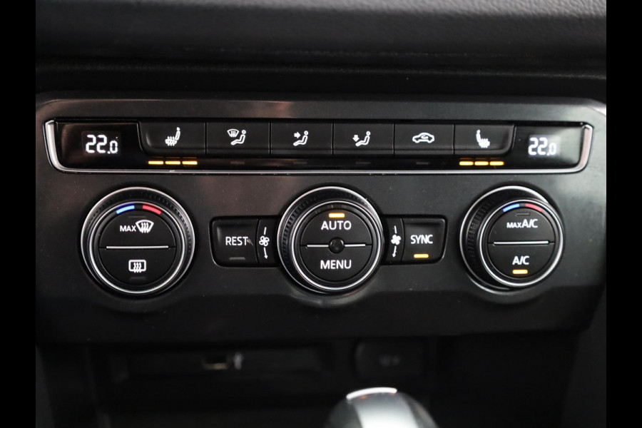 Volkswagen Tiguan 1.5 TSI ACT Highline Automaat (DSG) | Navigatie | Parkeersensoren | Stoelverwarming | Trekhaak |