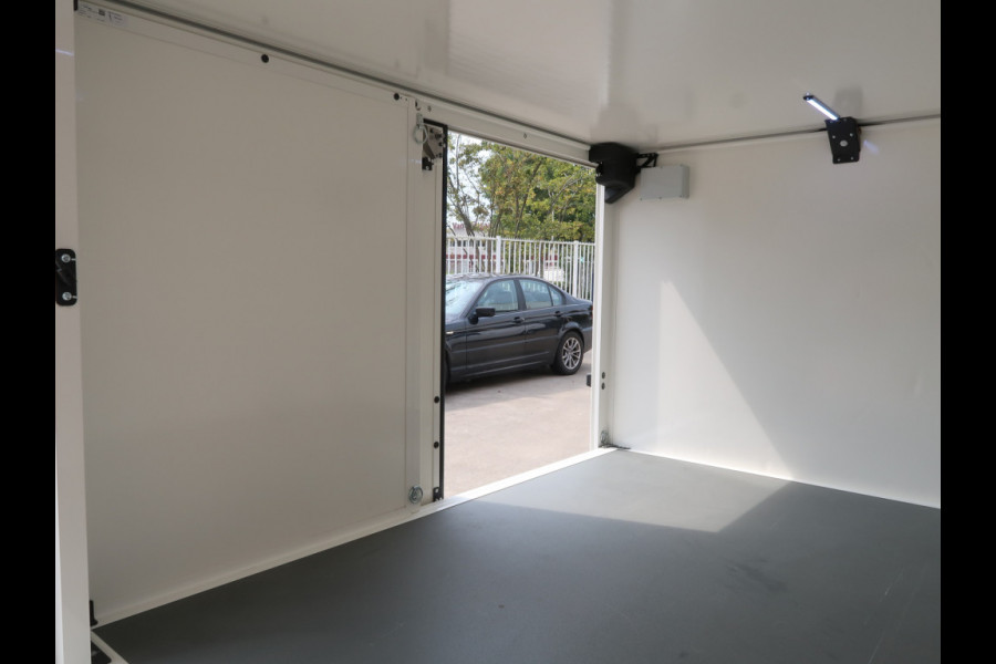 Maxus E-Deliver 3 / Streetscooter Box 40 Kwh - 48 Kw  Navi bereik 160 Km LED Pakket