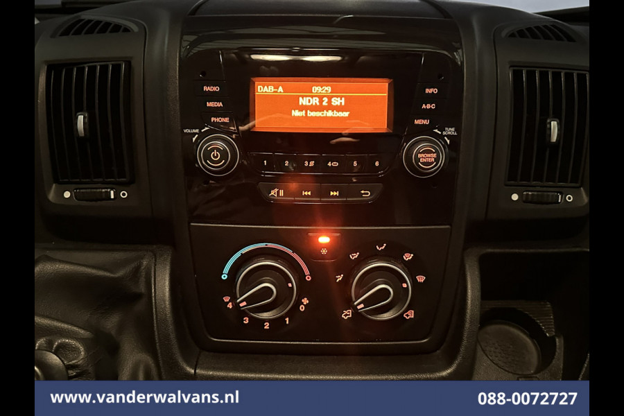Peugeot Boxer 2.2 BlueHDi 141pk Bakwagen Laadklep Euro6 Airco | Cruisecontrol | 985kg laadvermogen Bijrijdersbank.