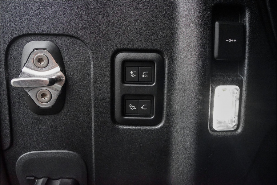 Land Rover Defender 110 2.0 P400e X-Dynamic HSE Urban Widebody 24" Vossen