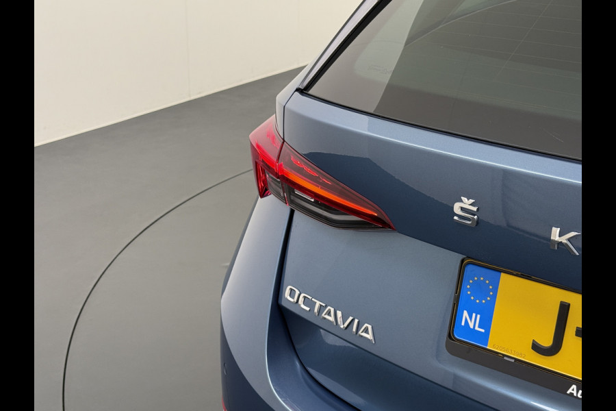 Škoda Octavia Combi 1.5T 150PK Pano-Dak Adap.Cruise Navi Trekhaak Ecc Apple Carplay Android Auto First Edition Elek.Achterklep Virtual Cockpit Pdc Keyless Wifi 1e Eigenaar Origineel Nederlandse Auto
