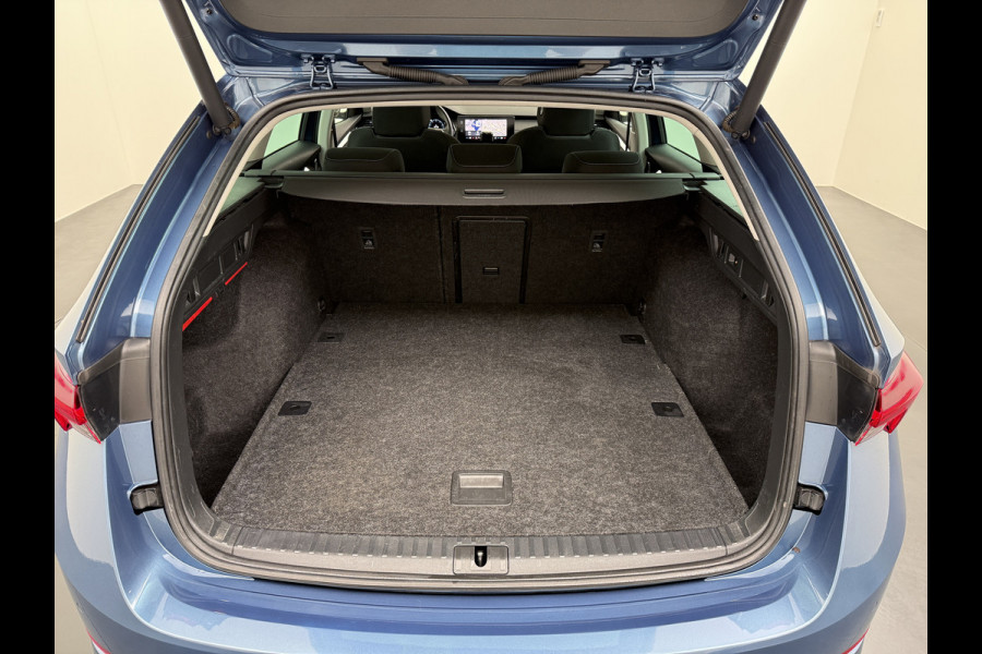 Škoda Octavia Combi 1.5T 150PK Pano-Dak Adap.Cruise Navi Trekhaak Ecc Apple Carplay Android Auto First Edition Elek.Achterklep Virtual Cockpit Pdc Keyless Wifi 1e Eigenaar Origineel Nederlandse Auto