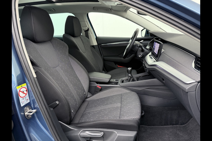 Škoda Octavia Combi 1.5T 150PK Pano-Dak Adap.Cruise Navi Trekhaak Ecc Apple Carplay Android Auto First Edition Elek.Achterklep Virtual Cockpit Pdc Keyless Wifi 1e Eigenaar Origineel Nederlandse Auto