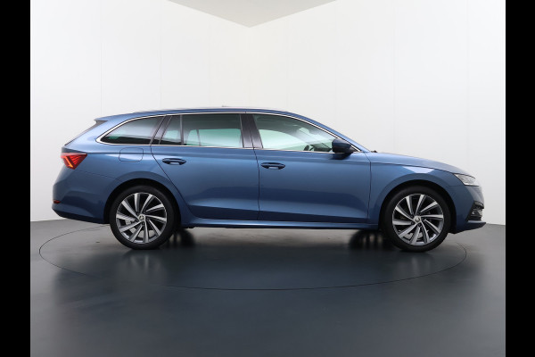 Škoda Octavia Combi 1.5T 150PK Pano-Dak Adap.Cruise Navi Trekhaak Ecc Apple Carplay Android Auto First Edition Elek.Achterklep Virtual Cockpit Pdc Keyless Wifi 1e Eigenaar Origineel Nederlandse Auto
