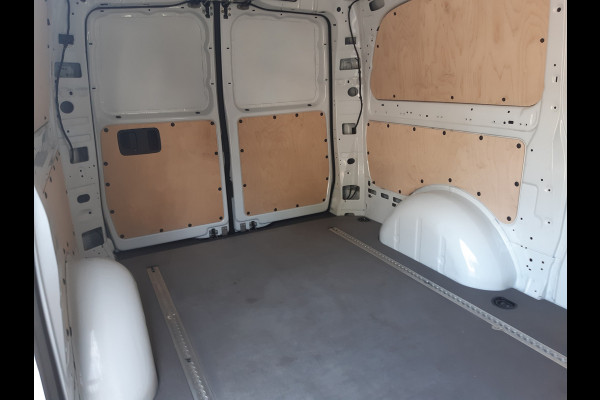 Mercedes-Benz eVito 112 - 66 kWh 290Km Range - Navi - Achteruitrijcamera