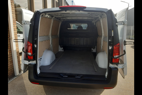 Mercedes-Benz eVito 112 - 66 kWh 290Km Range - Navi - Achteruitrijcamera