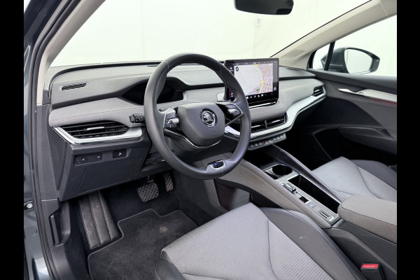 Škoda ENYAQ iV 80 Trekhaak Camera 1/2 Leer Apple Carplay Android First Edition Navi Ecc 19"lm PDC-a+v Cruise Control E-Call SOH.90% Stuurverwarming Led Isofix Keyless-Go DAB Rijstrooksensor Origineel Nederlandse Auto Nieuwprijs €49.645,-