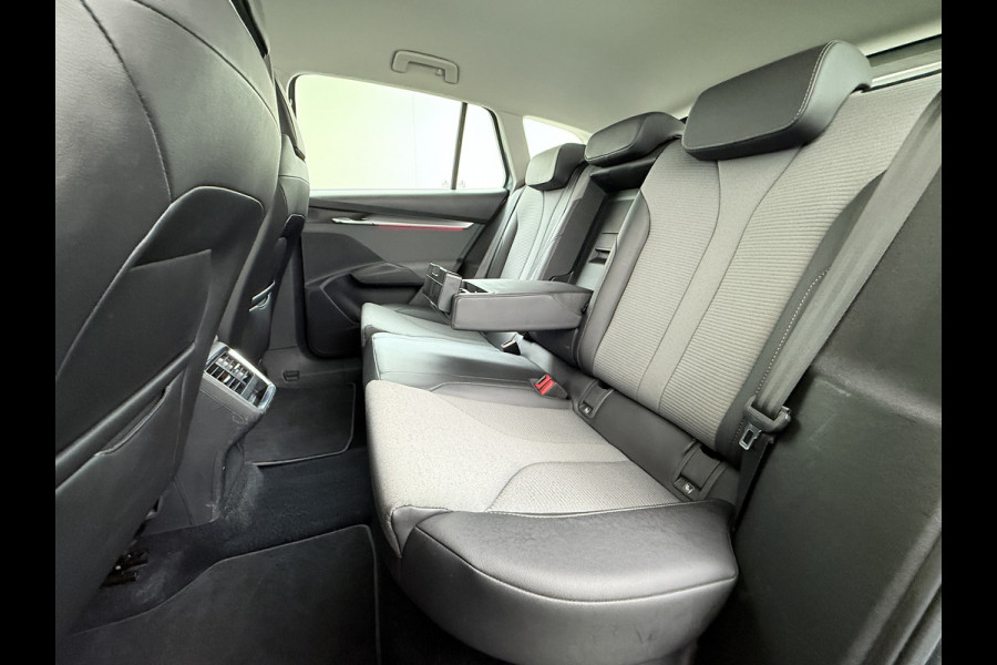 Škoda ENYAQ iV 80 Trekhaak Camera 1/2 Leer Apple Carplay Android First Edition Navi Ecc 19"lm PDC-a+v Cruise Control E-Call SOH.90% Stuurverwarming Led Isofix Keyless-Go DAB Rijstrooksensor Origineel Nederlandse Auto Nieuwprijs €49.645,-