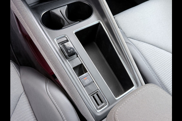 Škoda ENYAQ iV 80 Trekhaak Camera 1/2 Leer Apple Carplay Android First Edition Navi Ecc 19"lm PDC-a+v Cruise Control E-Call SOH.90% Stuurverwarming Led Isofix Keyless-Go DAB Rijstrooksensor Origineel Nederlandse Auto Nieuwprijs €49.645,-