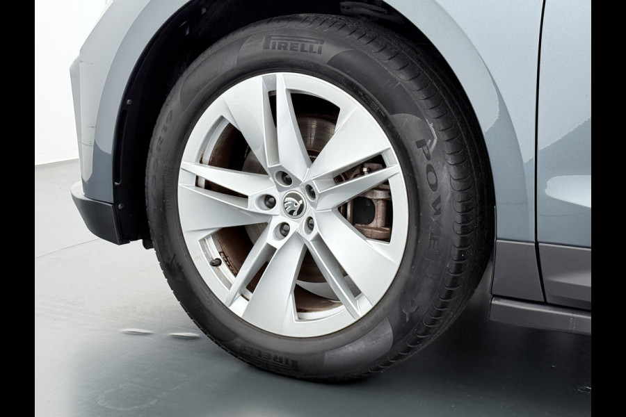 Škoda ENYAQ iV 80 Trekhaak Camera 1/2 Leer Apple Carplay Android First Edition Navi Ecc 19"lm PDC-a+v Cruise Control E-Call SOH.90% Stuurverwarming Led Isofix Keyless-Go DAB Rijstrooksensor Origineel Nederlandse Auto Nieuwprijs €49.645,-