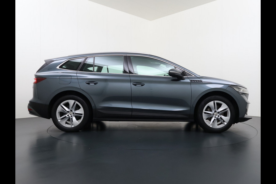 Škoda ENYAQ iV 80 Trekhaak Camera 1/2 Leer Apple Carplay Android First Edition Navi Ecc 19"lm PDC-a+v Cruise Control E-Call SOH.90% Stuurverwarming Led Isofix Keyless-Go DAB Rijstrooksensor Origineel Nederlandse Auto Nieuwprijs €49.645,-
