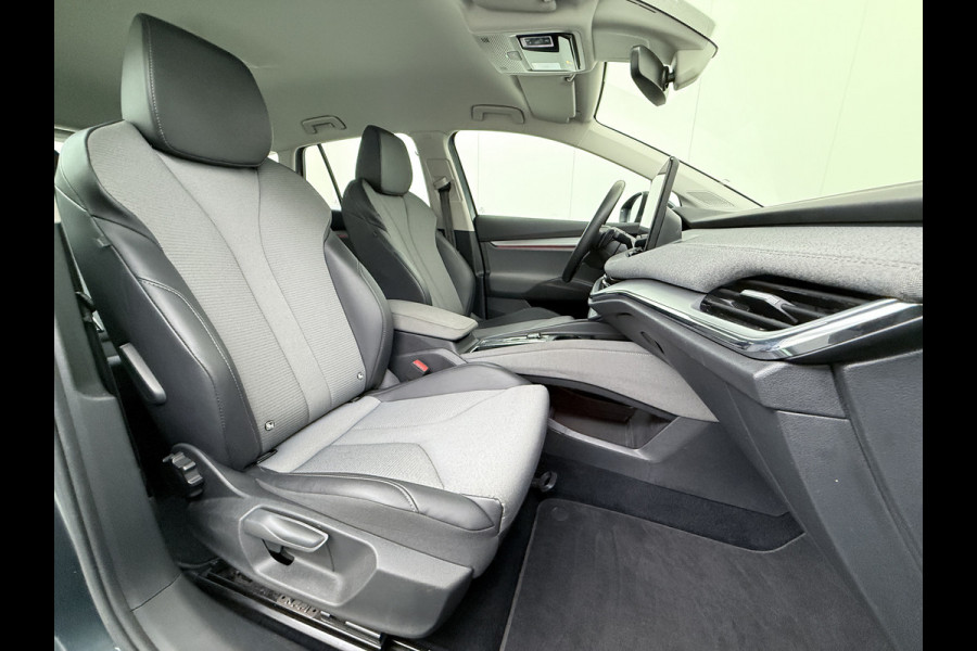 Škoda ENYAQ iV 80 Trekhaak Camera 1/2 Leer Apple Carplay Android First Edition Navi Ecc 19"lm PDC-a+v Cruise Control E-Call SOH.90% Stuurverwarming Led Isofix Keyless-Go DAB Rijstrooksensor Origineel Nederlandse Auto Nieuwprijs €49.645,-