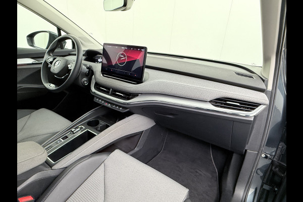 Škoda ENYAQ iV 80 Trekhaak Camera 1/2 Leer Apple Carplay Android First Edition Navi Ecc 19"lm PDC-a+v Cruise Control E-Call SOH.90% Stuurverwarming Led Isofix Keyless-Go DAB Rijstrooksensor Origineel Nederlandse Auto Nieuwprijs €49.645,-