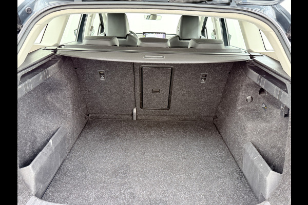 Škoda ENYAQ iV 80 Trekhaak Camera 1/2 Leer Apple Carplay Android First Edition Navi Ecc 19"lm PDC-a+v Cruise Control E-Call SOH.90% Stuurverwarming Led Isofix Keyless-Go DAB Rijstrooksensor Origineel Nederlandse Auto Nieuwprijs €49.645,-