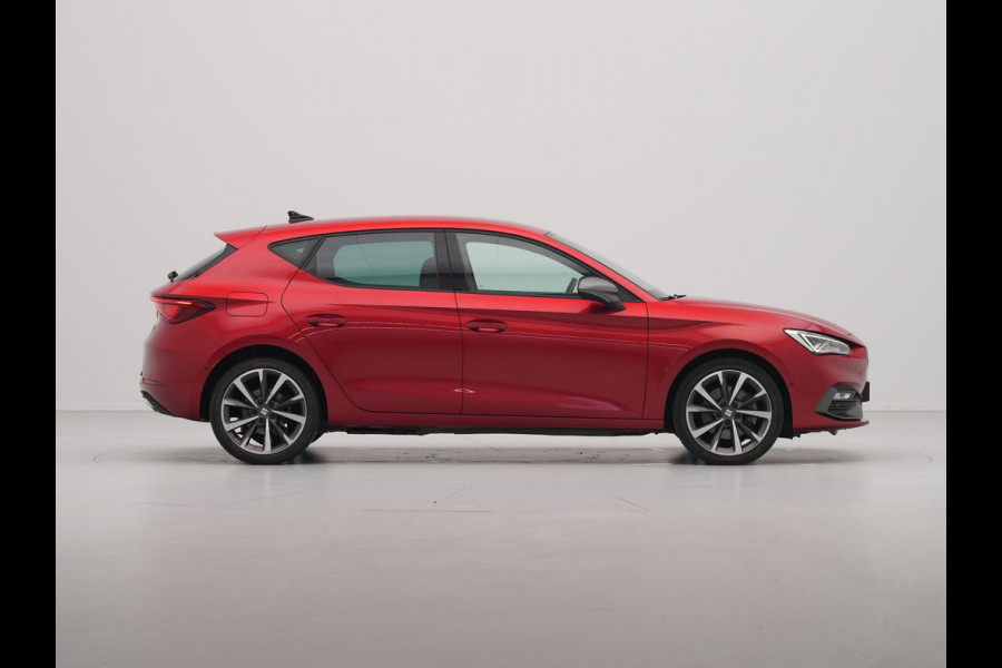Seat Leon 1.4 TSI 204pk eHybrid PHEV FR Navigatie Camera Keyless Parkassist 18"velgen 29
