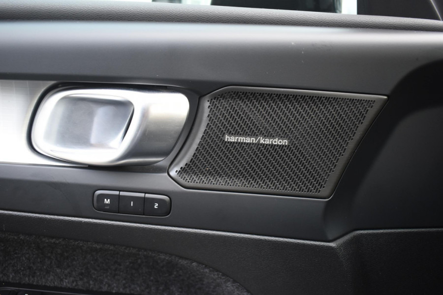 Volvo XC40 B4 211PK Automaat Plus Dark