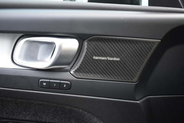 Volvo XC40 B4 211PK Automaat Plus Dark