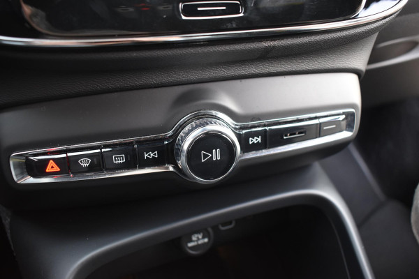Volvo XC40 B4 211PK Automaat Plus Dark