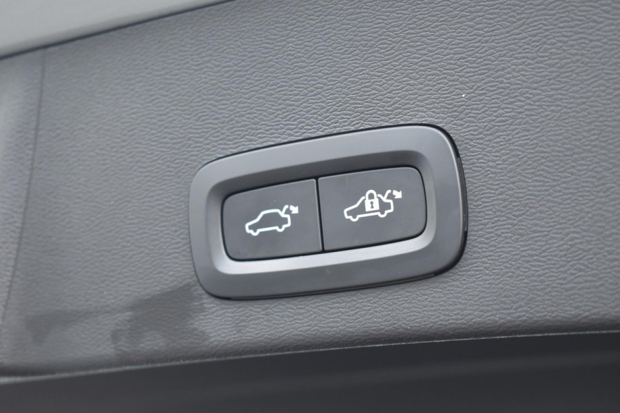 Volvo XC40 B4 211PK Automaat Plus Dark