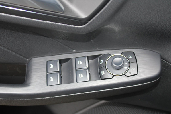 Ford Kuga 2.5 PHEV ST-Line 243 pk | Wegklapbare trekhaak | 2.100 kg trekgewicht! | Winterpakket