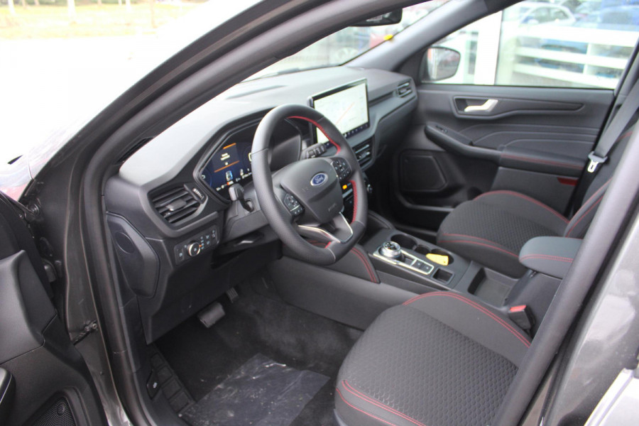 Ford Kuga 2.5 PHEV ST-Line 243 pk | Wegklapbare trekhaak | 2.100 kg trekgewicht! | Winterpakket