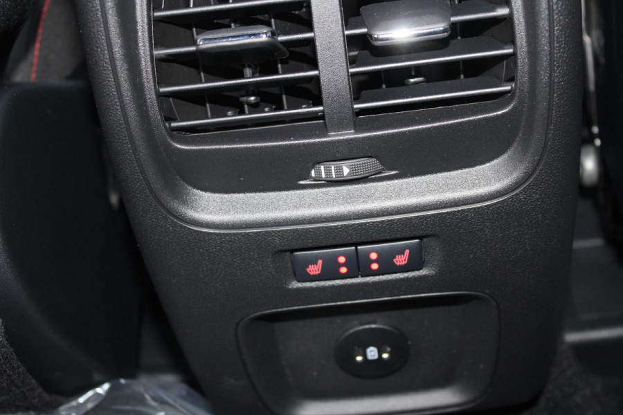 Ford Kuga 2.5 PHEV ST-Line 243 pk | Wegklapbare trekhaak | 2.100 kg trekgewicht! | Winterpakket