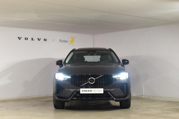 Volvo XC60 T6 350PK Automaat Plug-in Hybrid AWD Plus Dark / Navigatie / 360 Camera / Adaptieve Cruise Control / Stuur & Stoelverwarming / Elektr. Achterklep / Schuifdak / Trekhaak