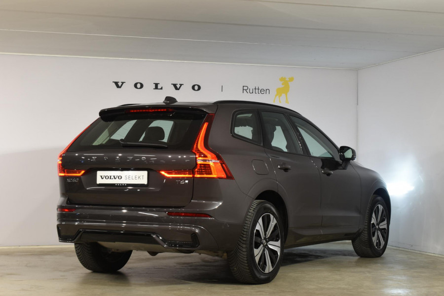 Volvo XC60 T6 350PK Automaat Plug-in Hybrid AWD Plus Dark / Navigatie / 360 Camera / Adaptieve Cruise Control / Stuur & Stoelverwarming / Elektr. Achterklep / Schuifdak / Trekhaak