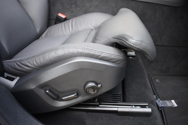 Volvo XC60 T6 350PK Automaat Plug-in Hybrid AWD Plus Dark